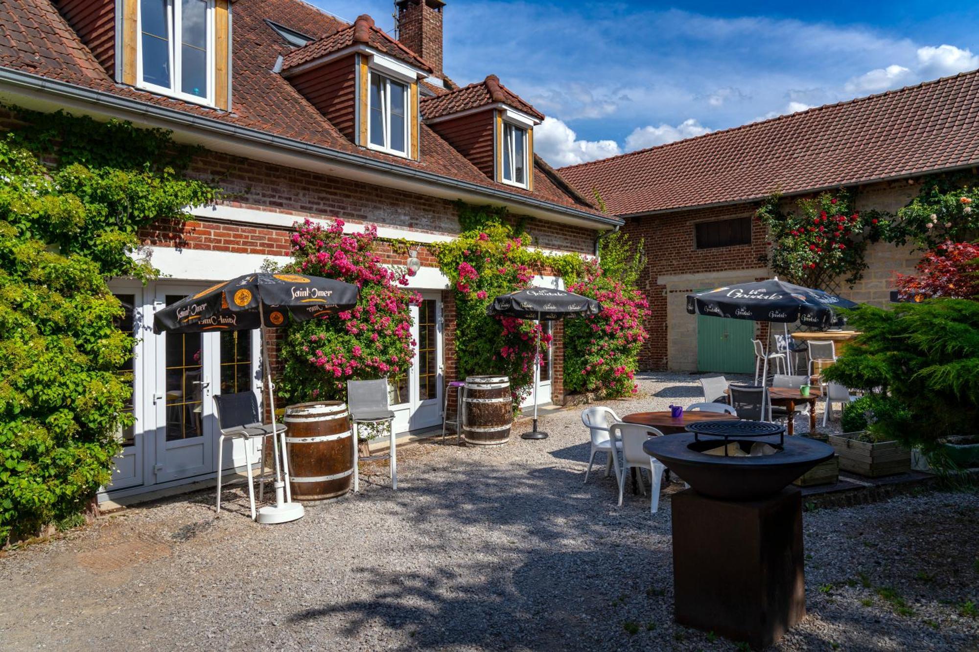 Auberge De L'Arc En Ciel Fauquembergues Exterior photo